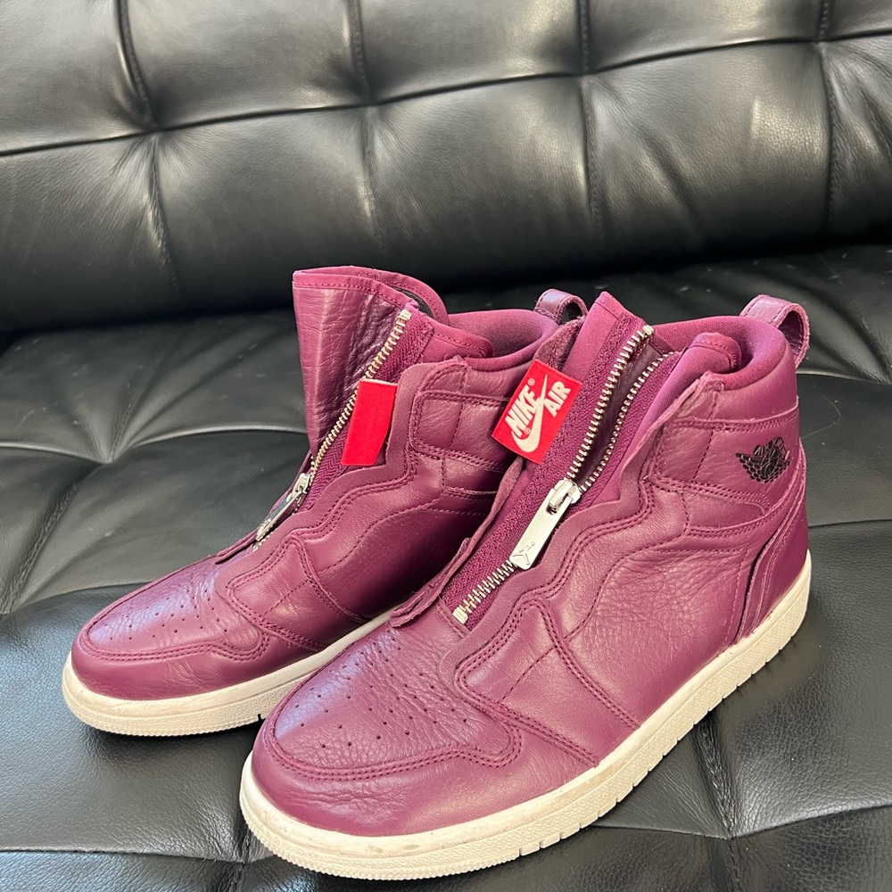 Nike Air Jordan Mid women size 7.5